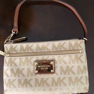 Michael Kors Jet Set Signature Wristlet